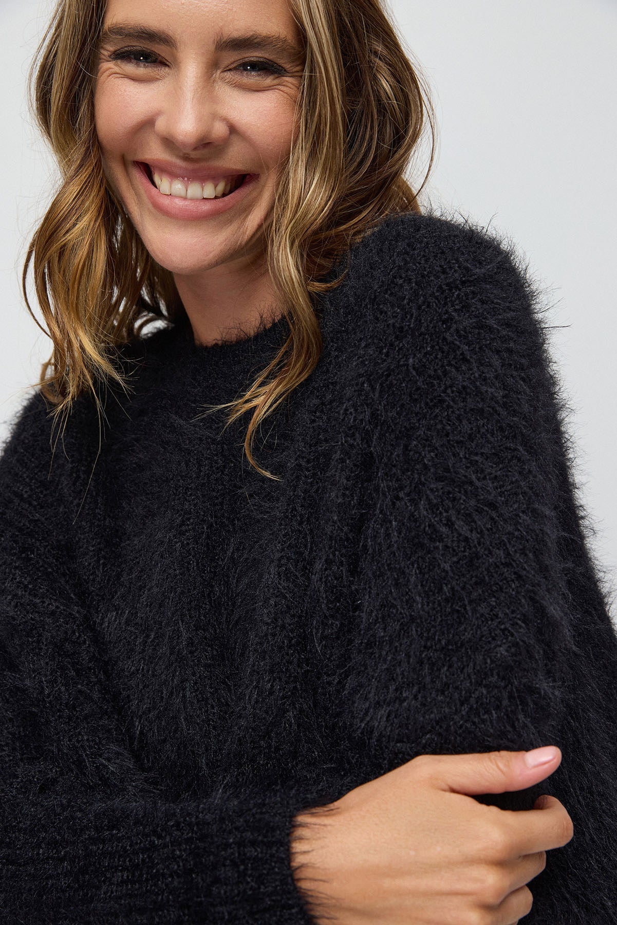 Flauschiger Crop-Pullover