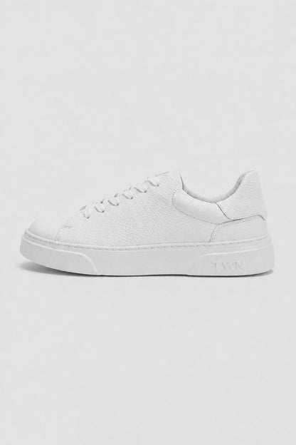 Schwarze Schnürschuhe mit dicker Sohle