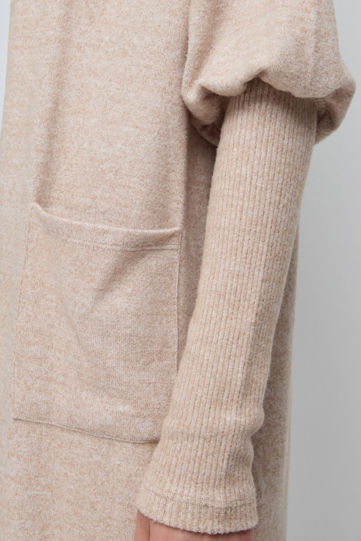Langer Strickcardigan mit Taschen