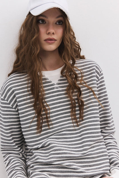 Langärmeliges gestreiftes Sweatshirt