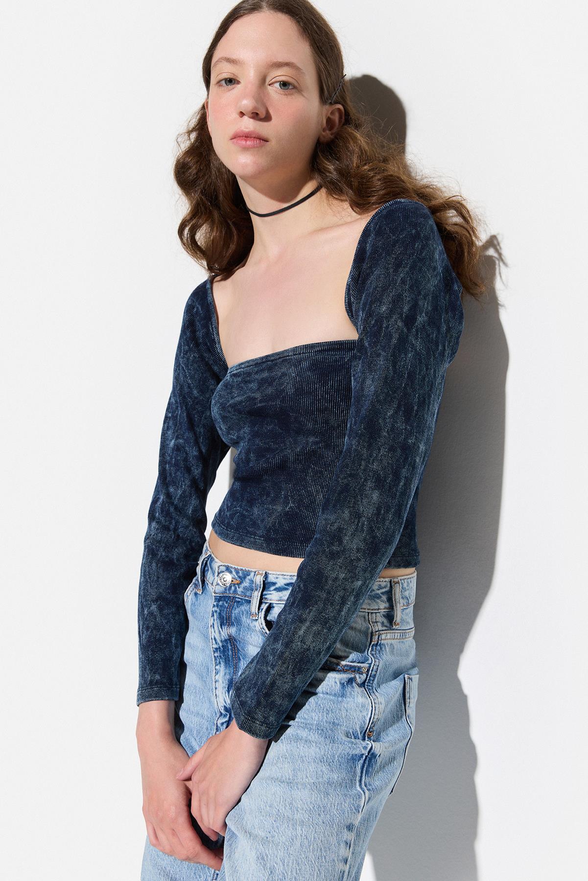 Langärmelige Crop-Bluse
