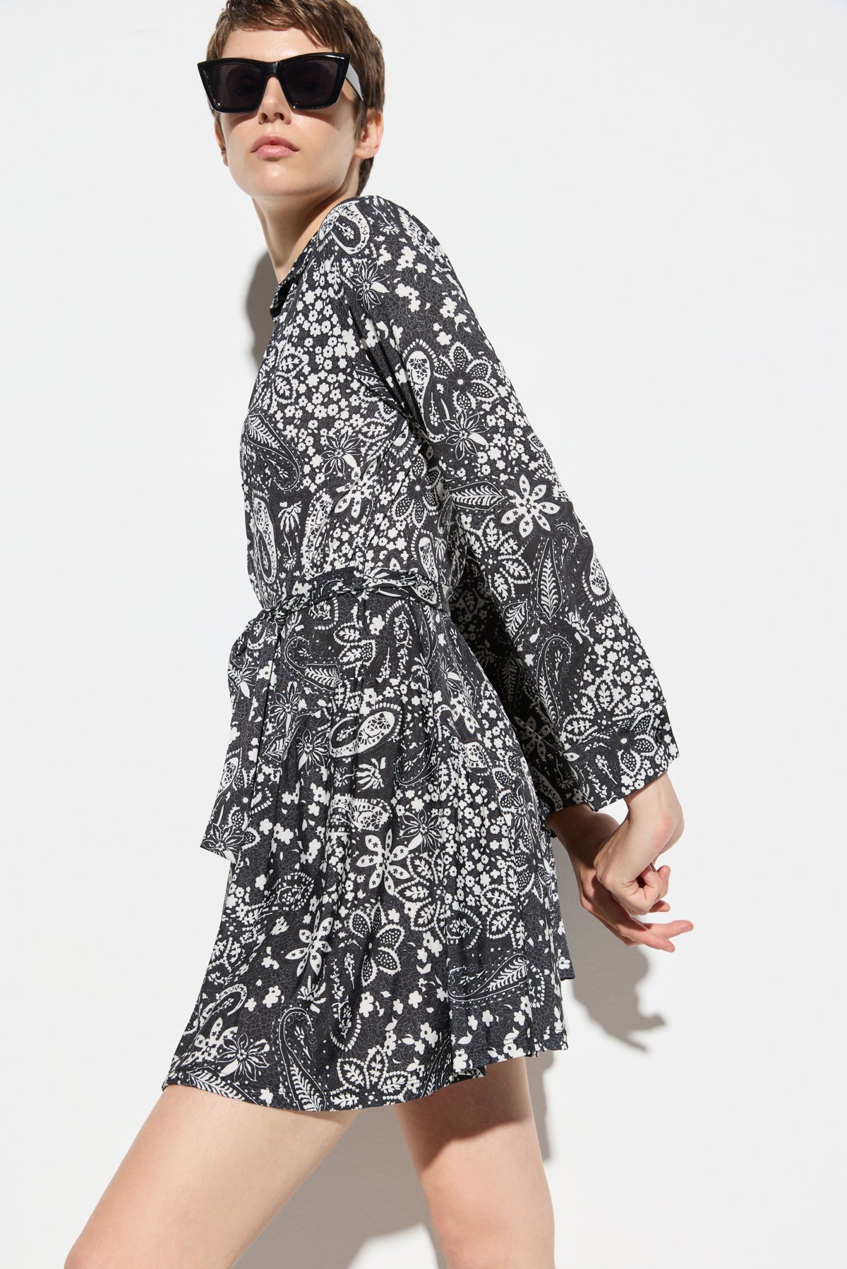 Langärmeliges Minikleid