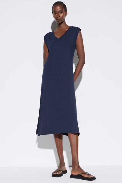 Kleid mit V-Ausschnitt