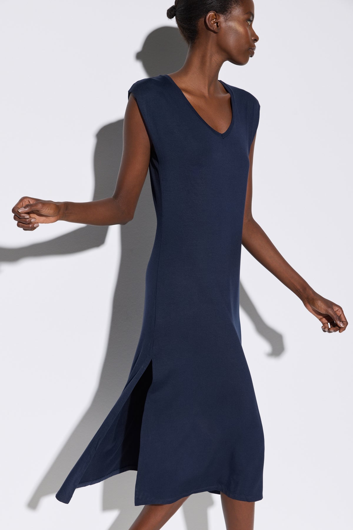 Kleid mit V-Ausschnitt