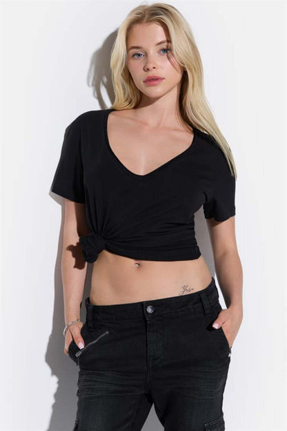 Basic-T-Shirt mit V-Ausschnitt und kurzen Ärmeln