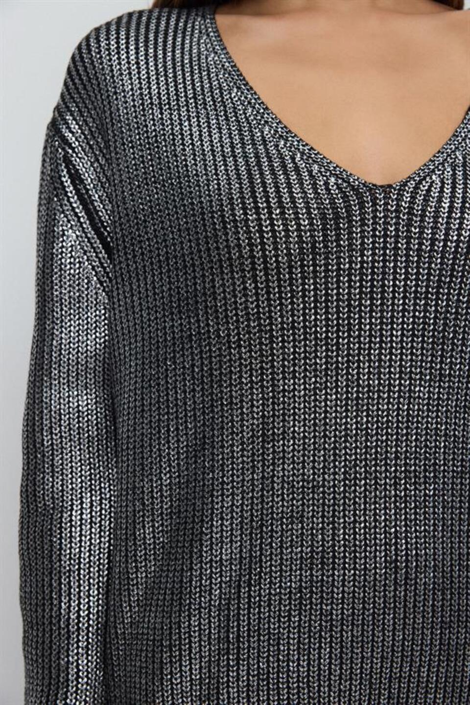 Strickpullover mit V-Ausschnitt