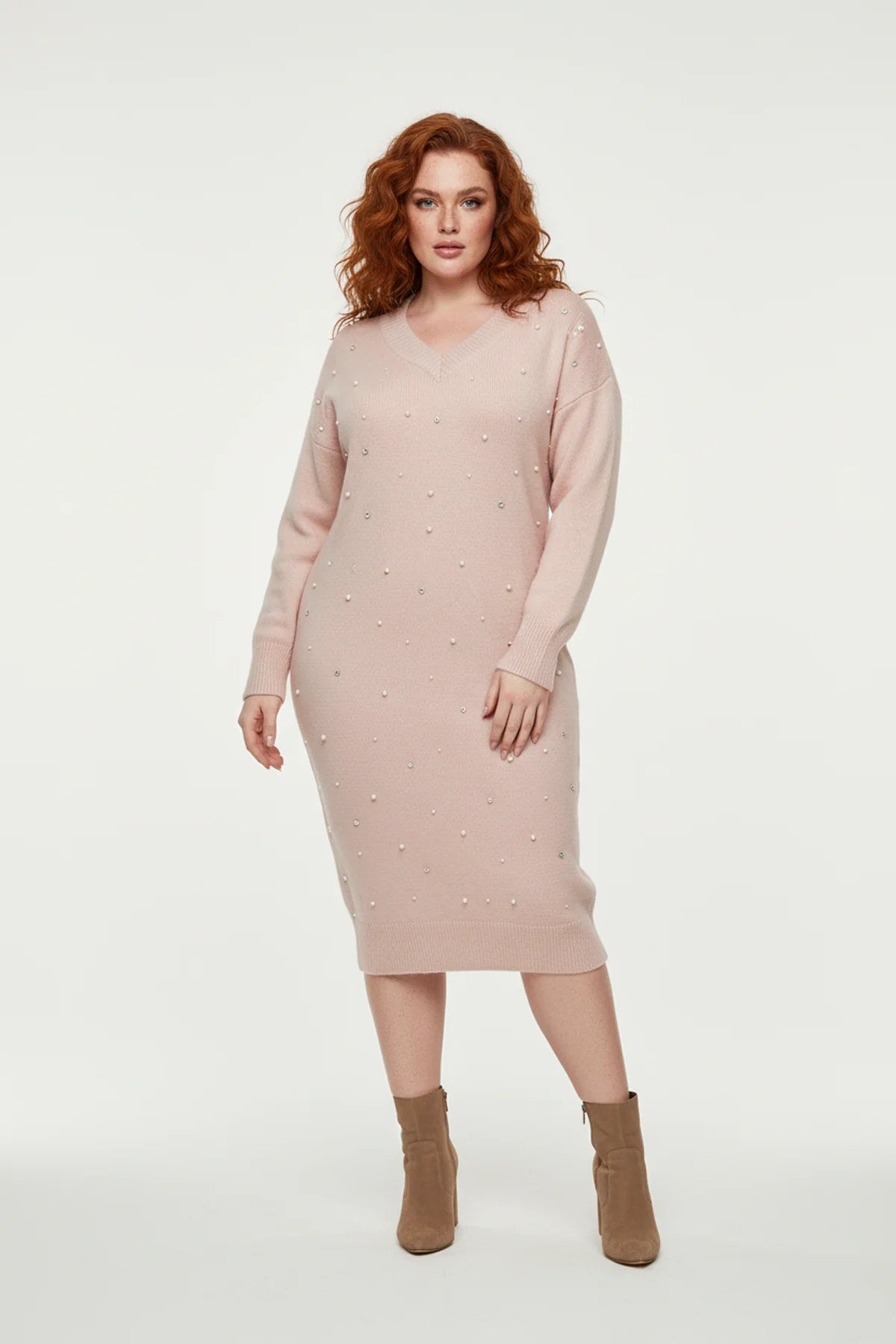 Strickkleid mit V-Ausschnitt und Perlenverzierungen