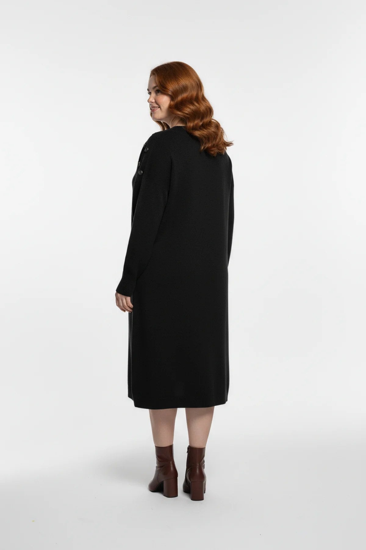 Strickkleid mit V-Ausschnitt