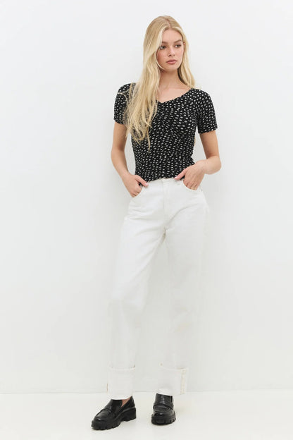 Bluse mit V-Ausschnitt und geraffter Vorderseite