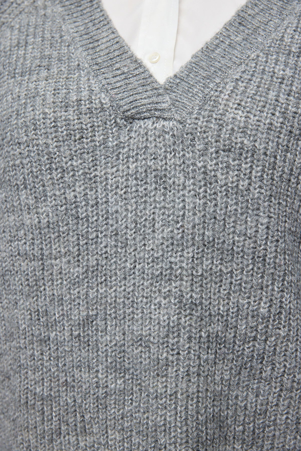 Oversize-Pullover mit V-Ausschnitt