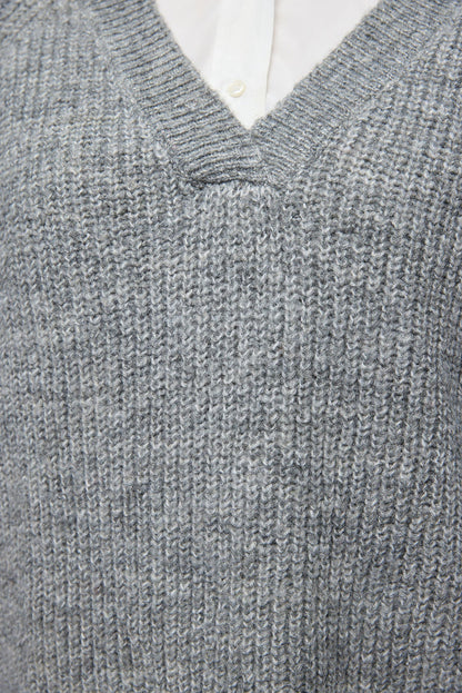 Oversize-Pullover mit V-Ausschnitt