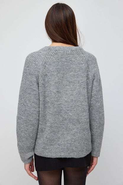 Oversize-Pullover mit V-Ausschnitt