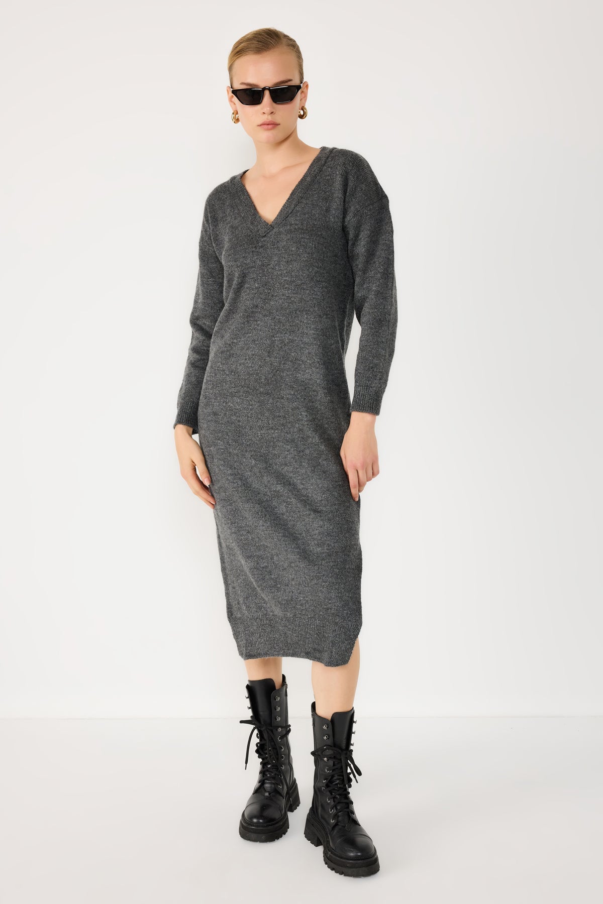 Langärmeliges Strickkleid in Midi-Länge