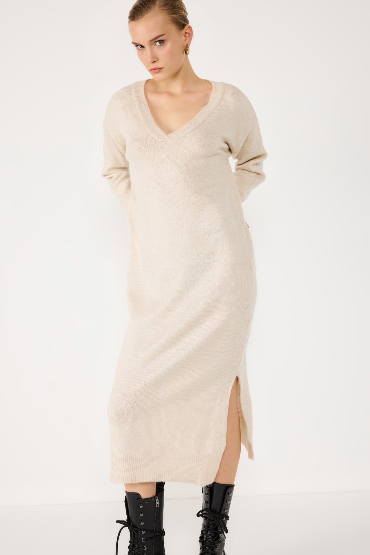 Langärmeliges Strickkleid in Midi-Länge