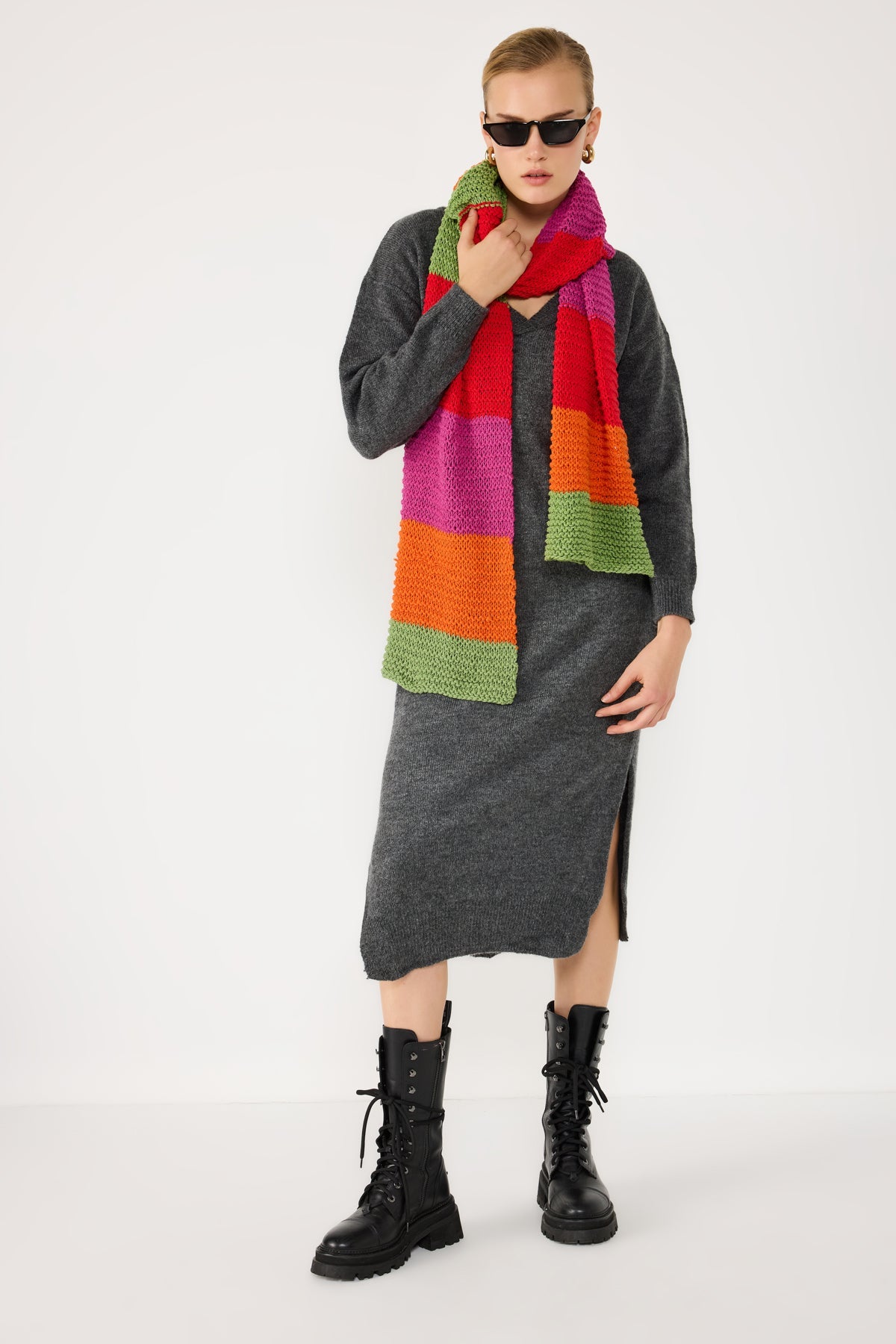 Langärmeliges Strickkleid in Midi-Länge