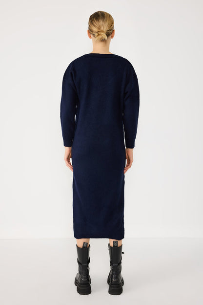 Langärmeliges Strickkleid in Midi-Länge