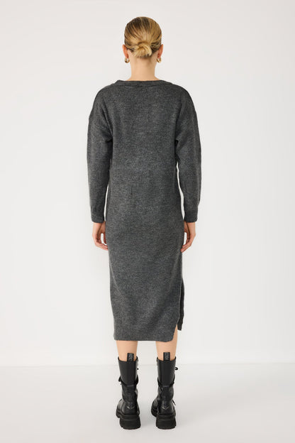 Langärmeliges Strickkleid in Midi-Länge