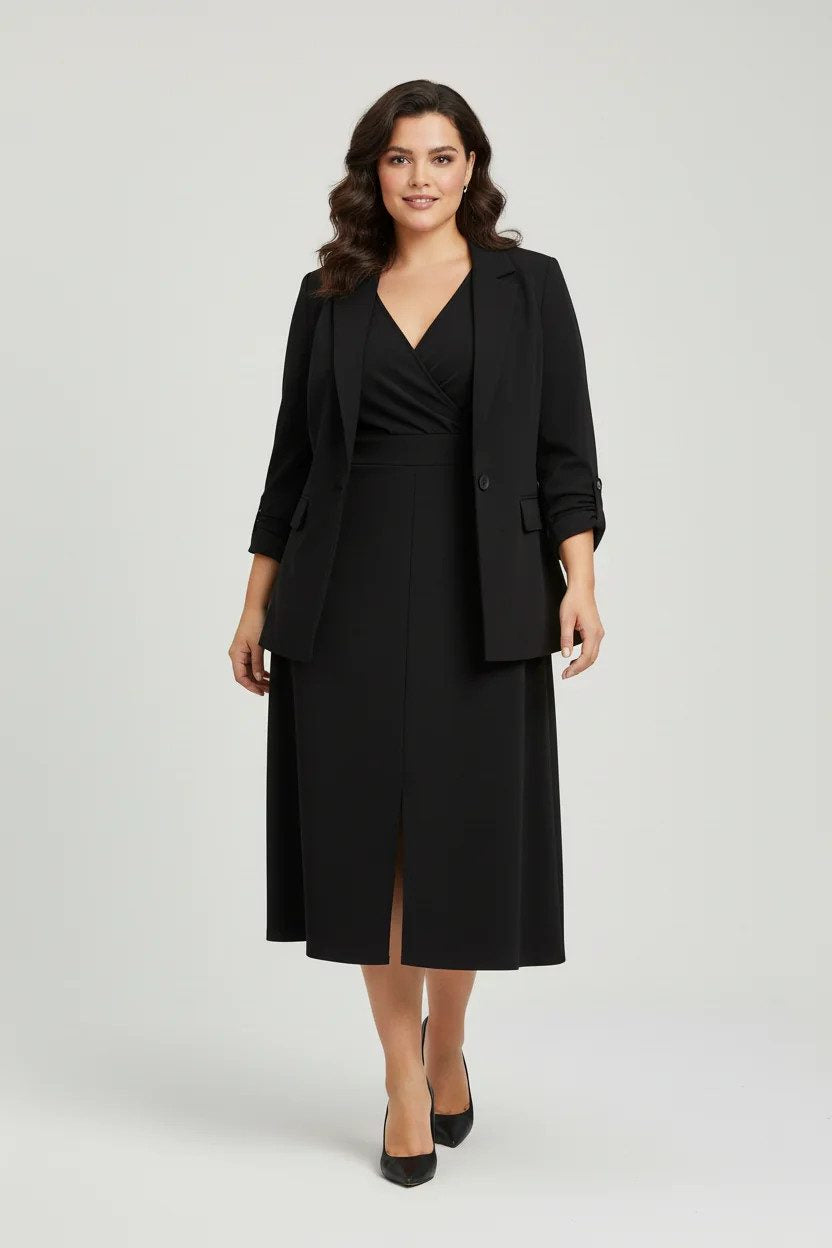 Kleid mit V-Ausschnitt und halben Ärmeln