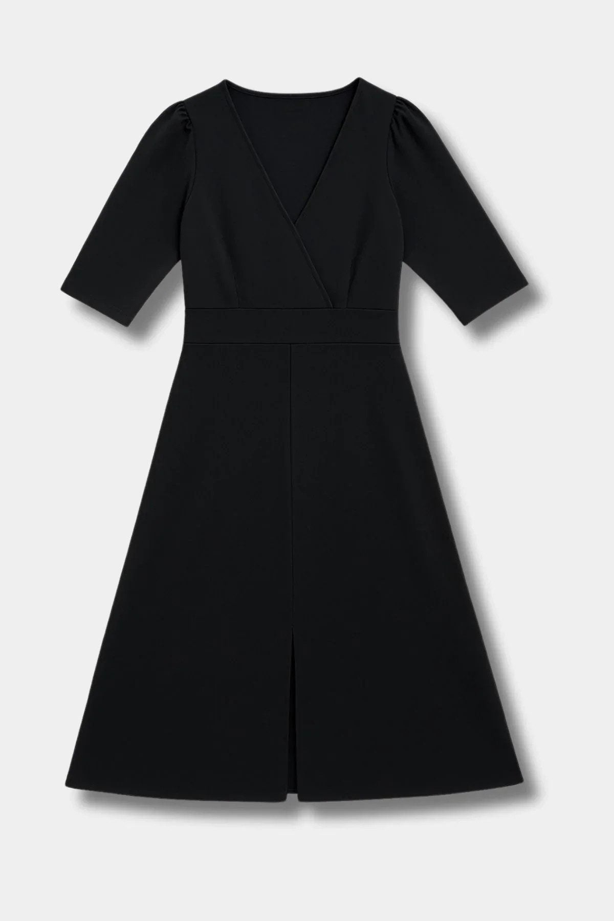 Kleid mit V-Ausschnitt und halben Ärmeln