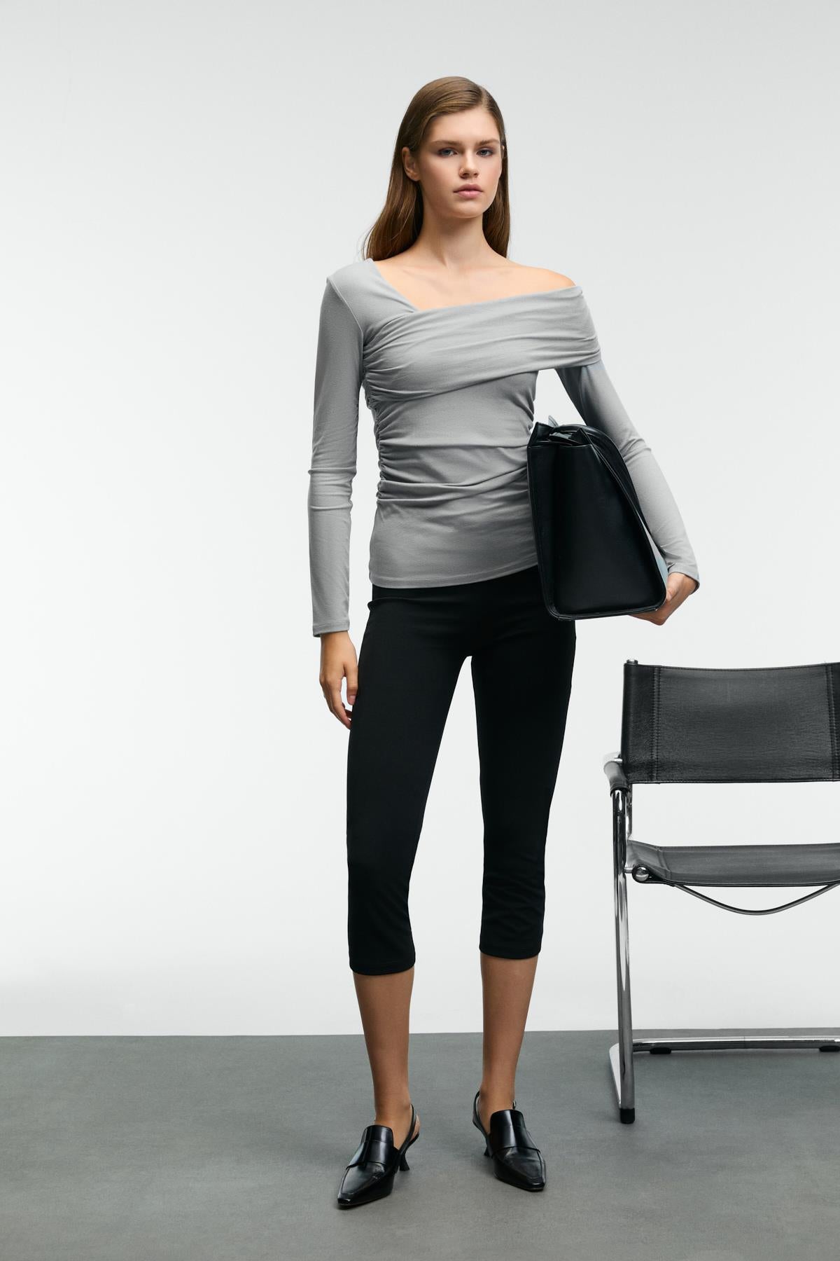 GRIMELANGE VELMEA Damen Asymmetrische Bluse Hellgrau