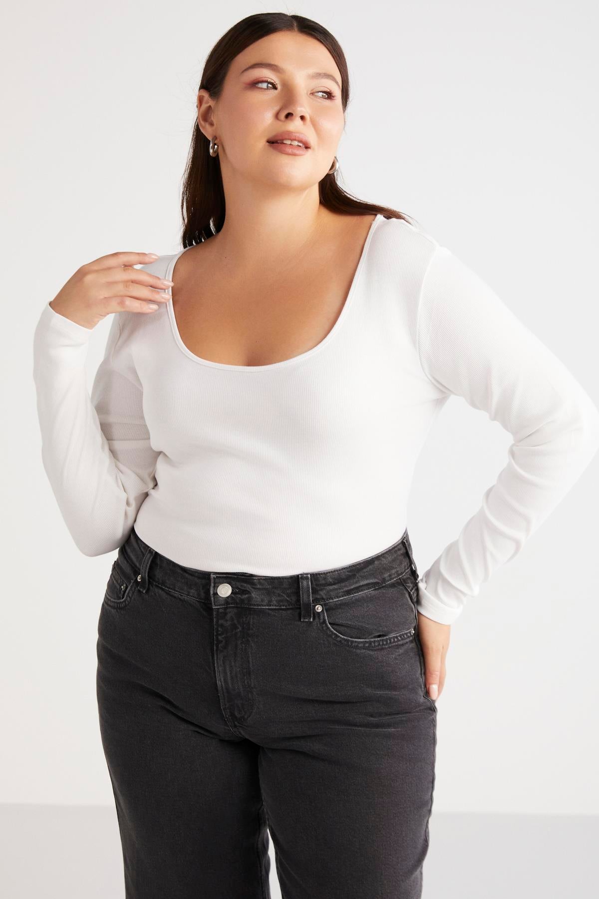 ETHIQUET VERSAYBB Figurbetonter Plus Body Weiß
