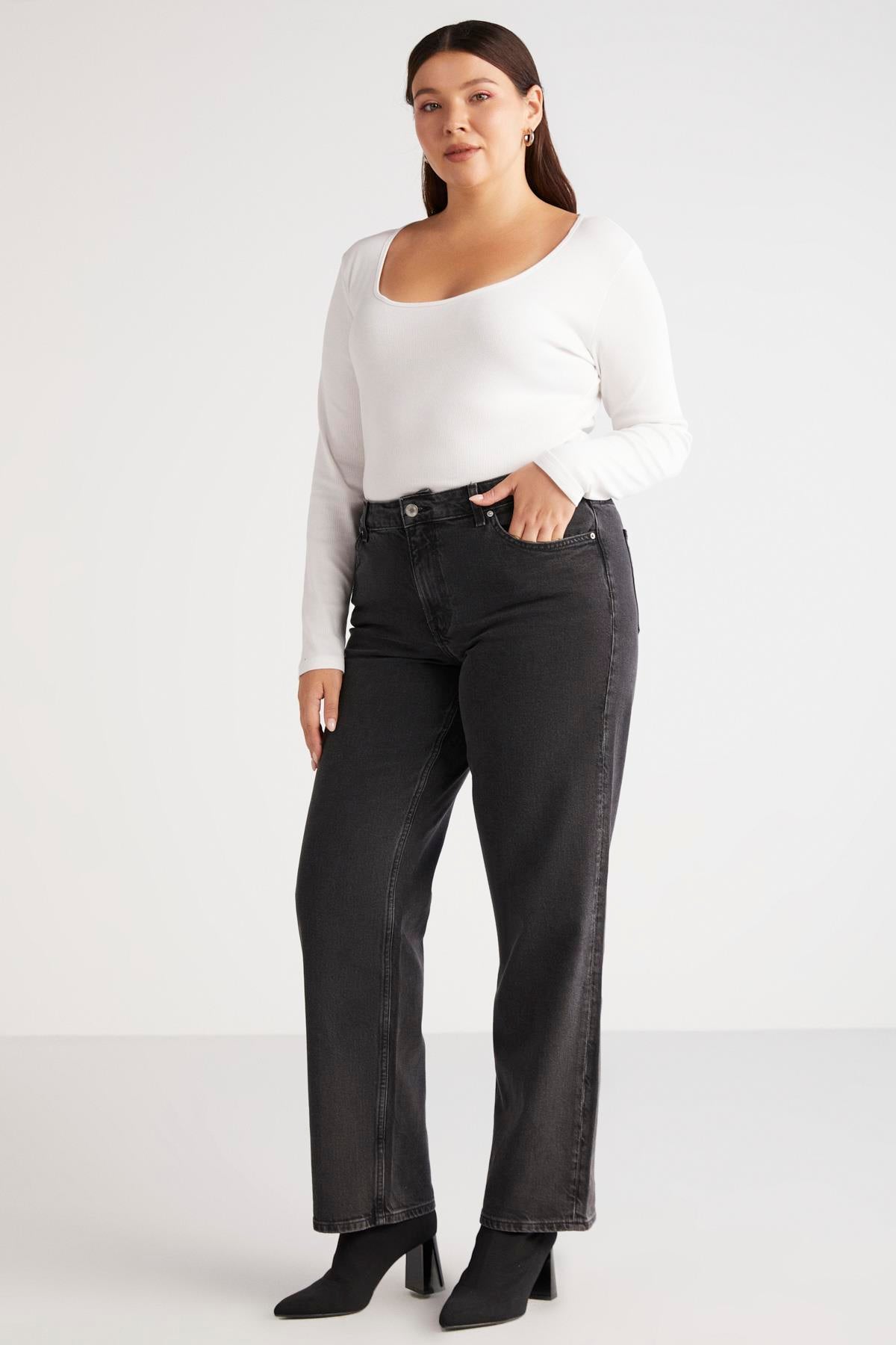 VERSAYBB Figurbetonter Plus Body