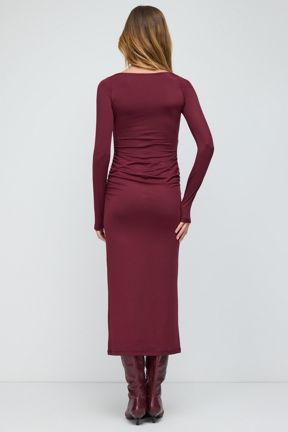 Kleid mit gerafften Seitendetails