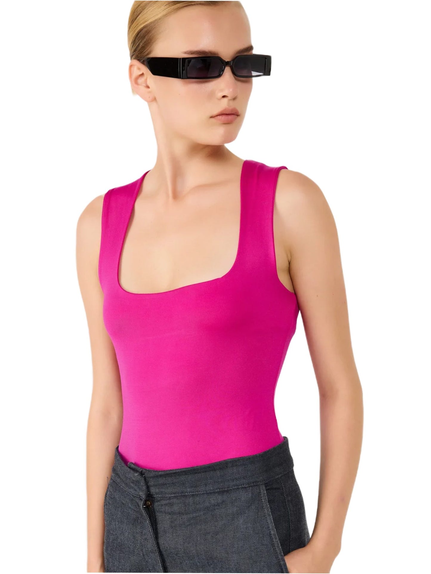 Body mit breiten Trägern
