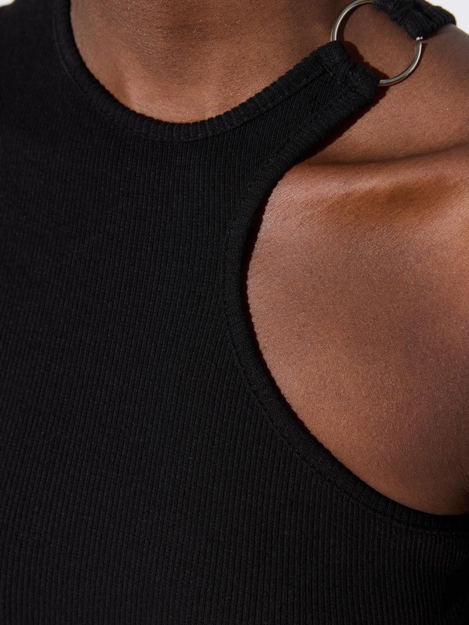 Midikleid mit asymmetrischem Ausschnitt