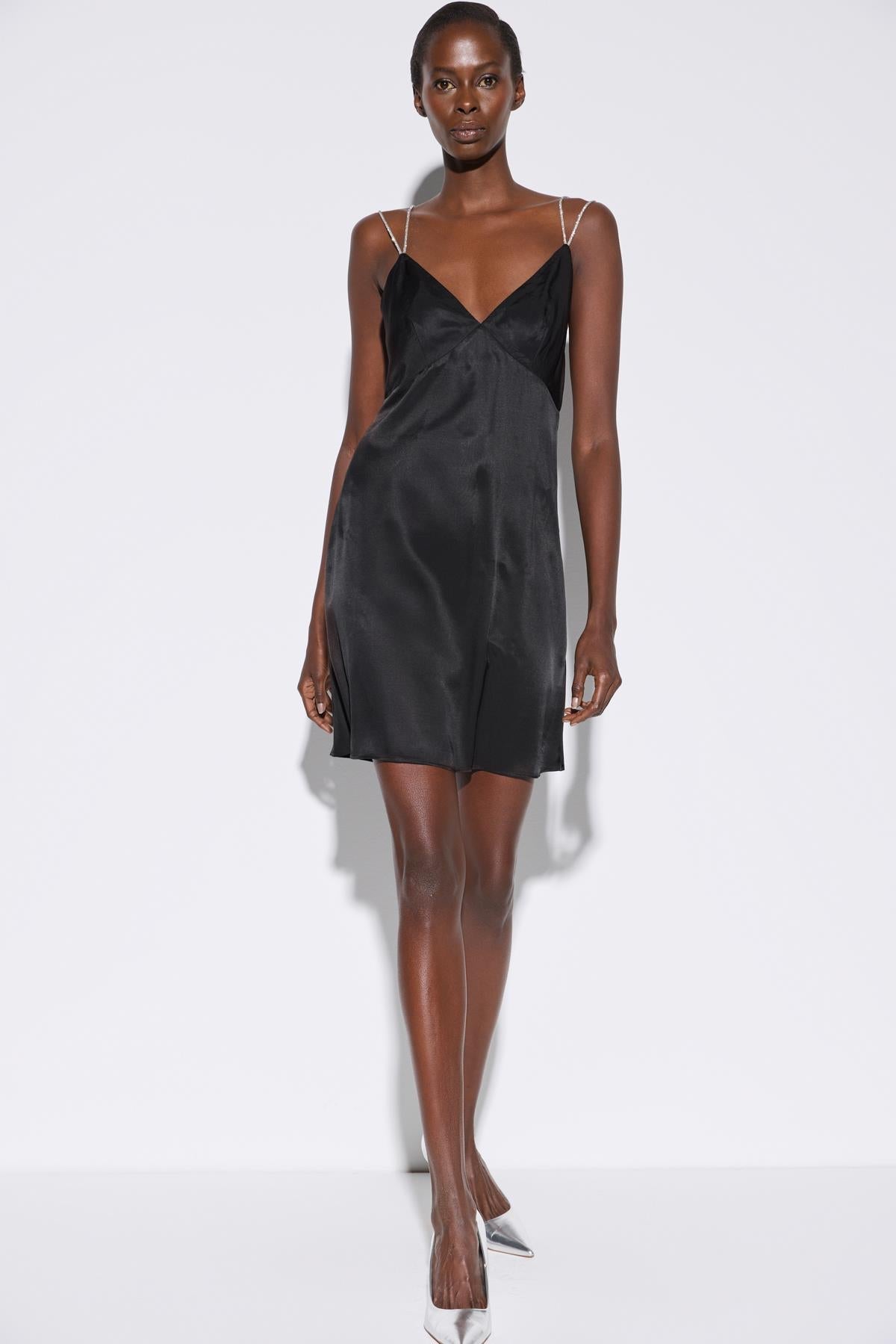 Trägerloses Minikleid