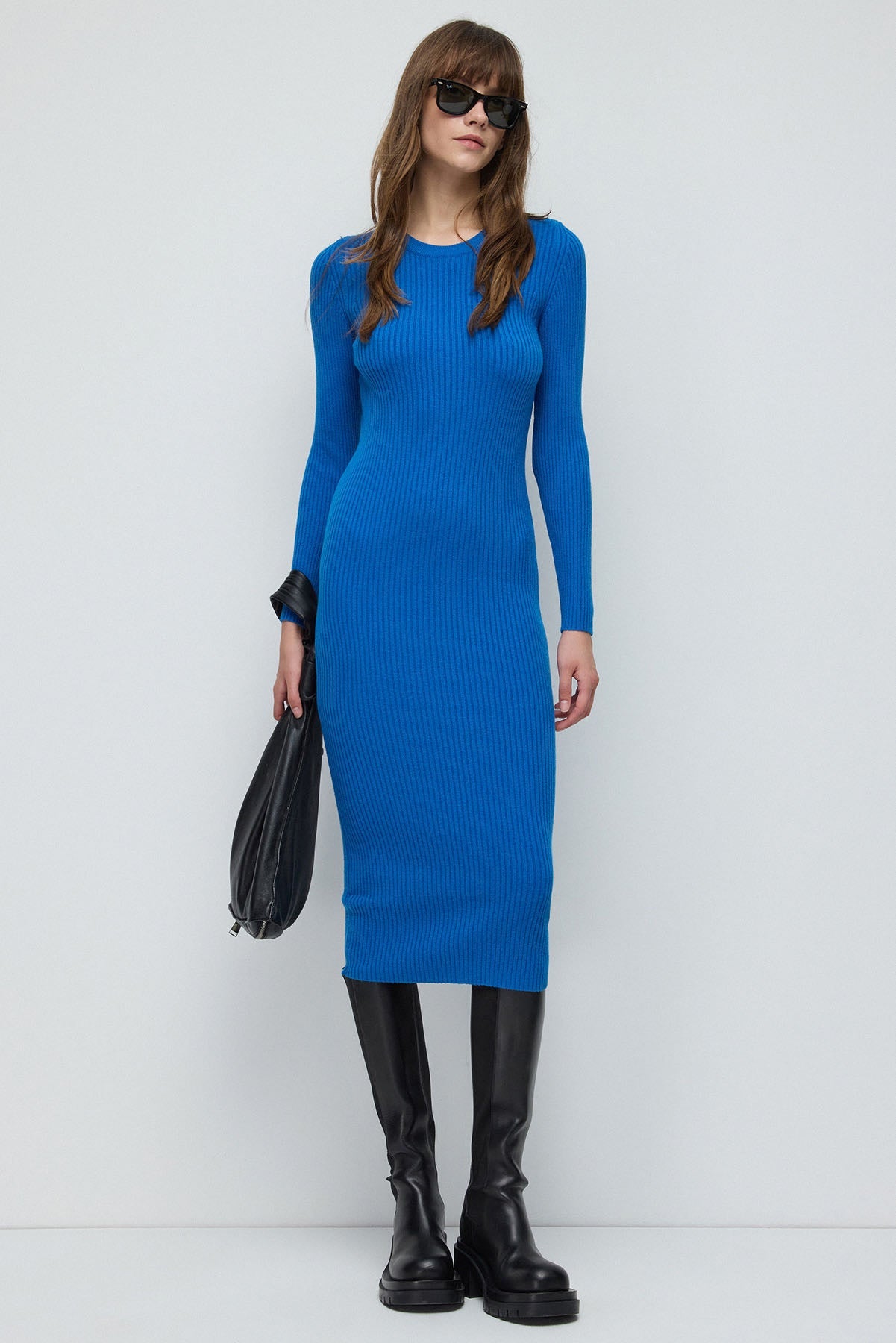 Langärmeliges Kleid