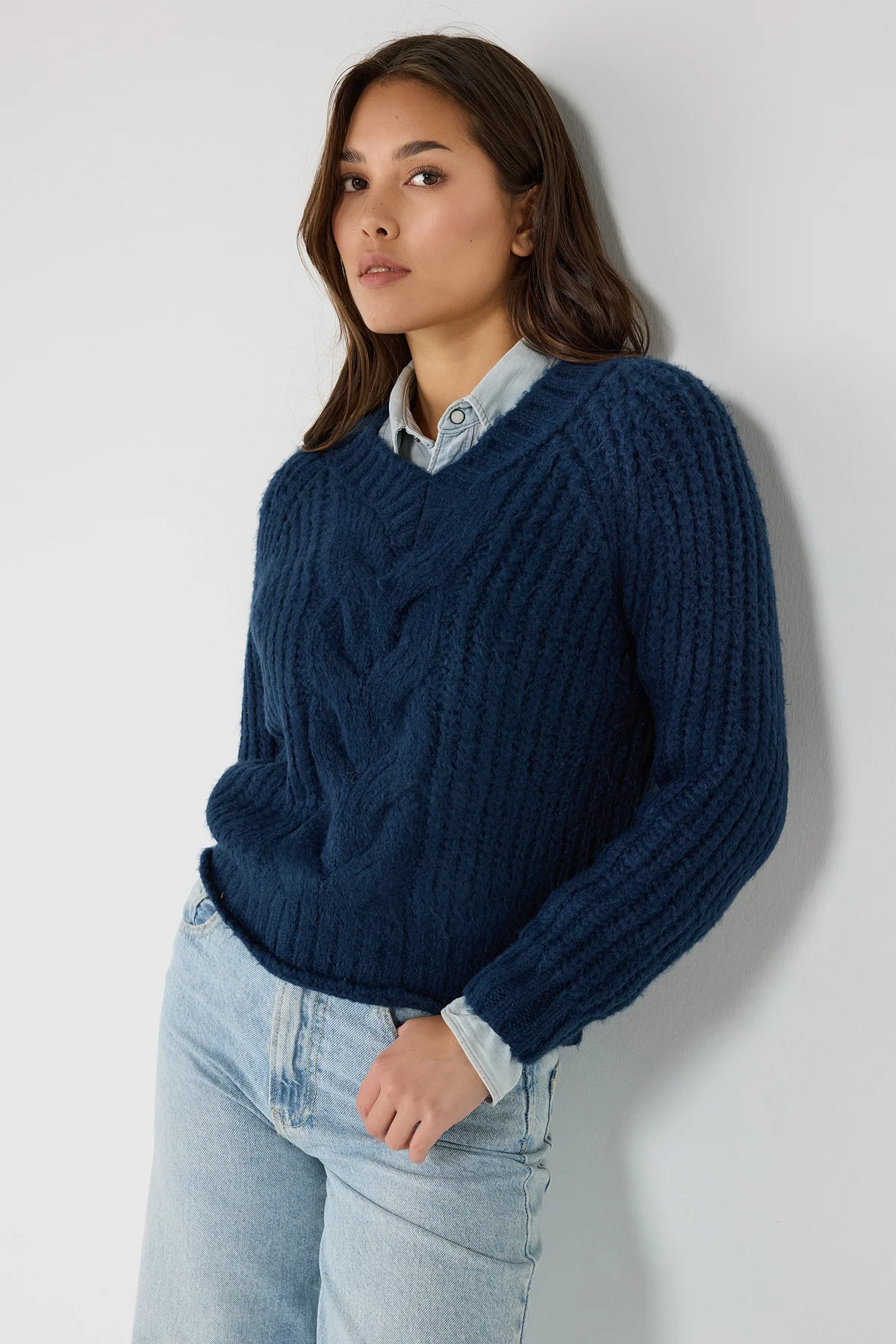 V-Ausschnitt-Pullover