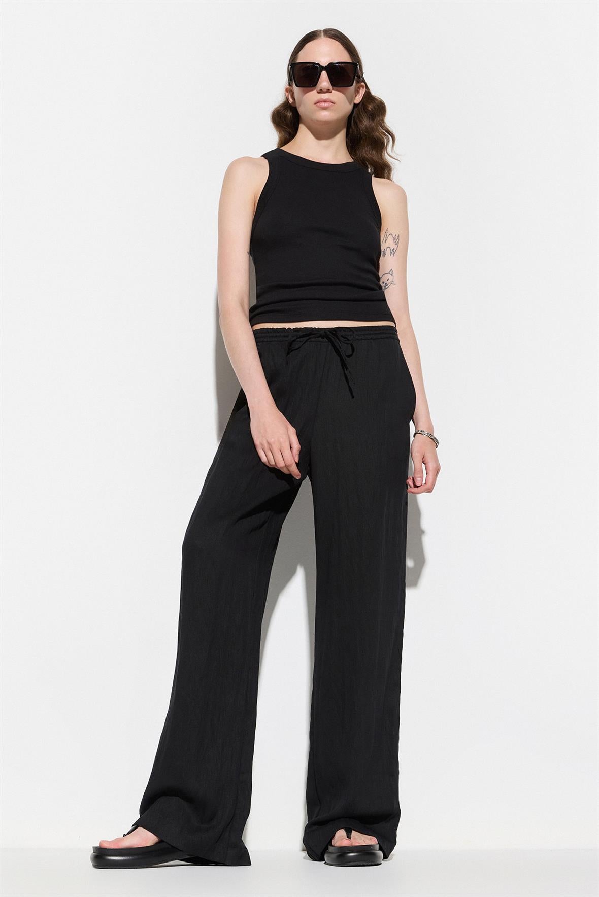 Weit geschnittene Hose mit Gummizug