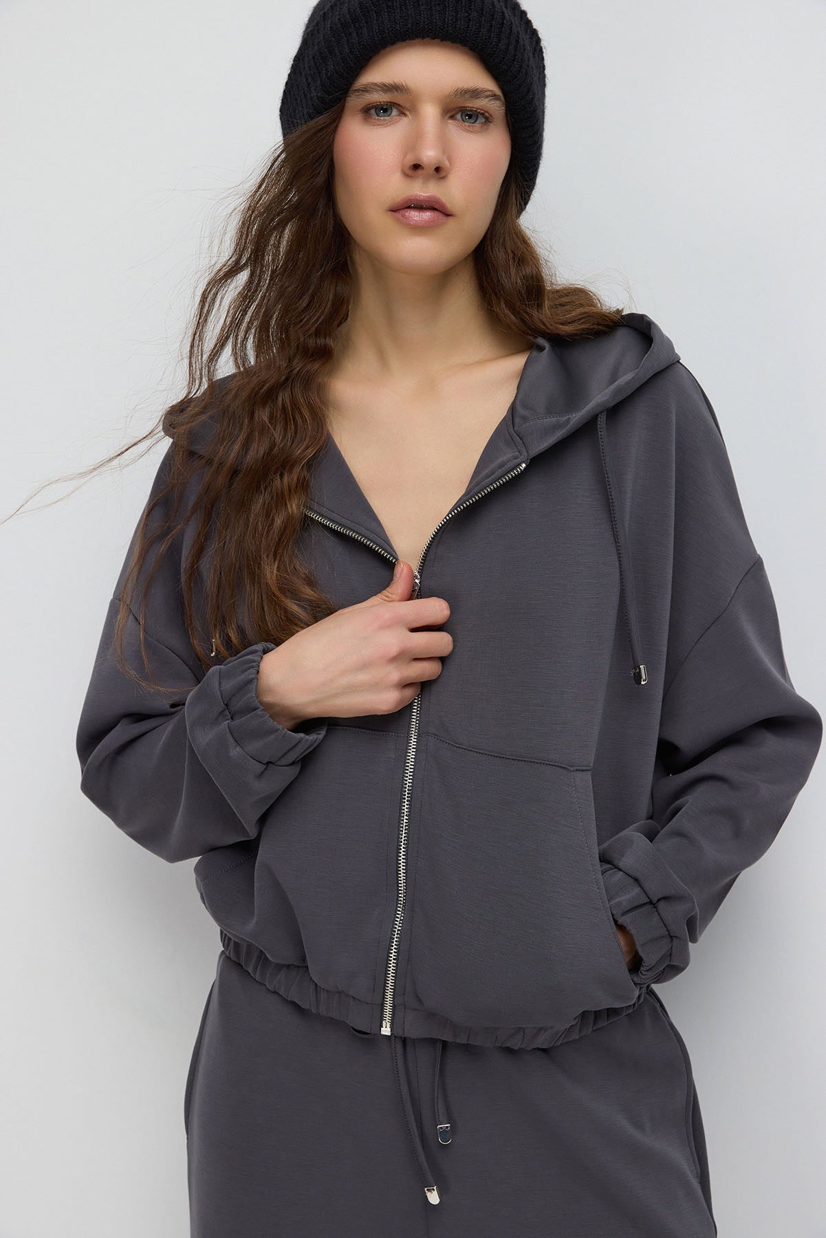 Kapuzenstrickjacke mit Reißverschluss