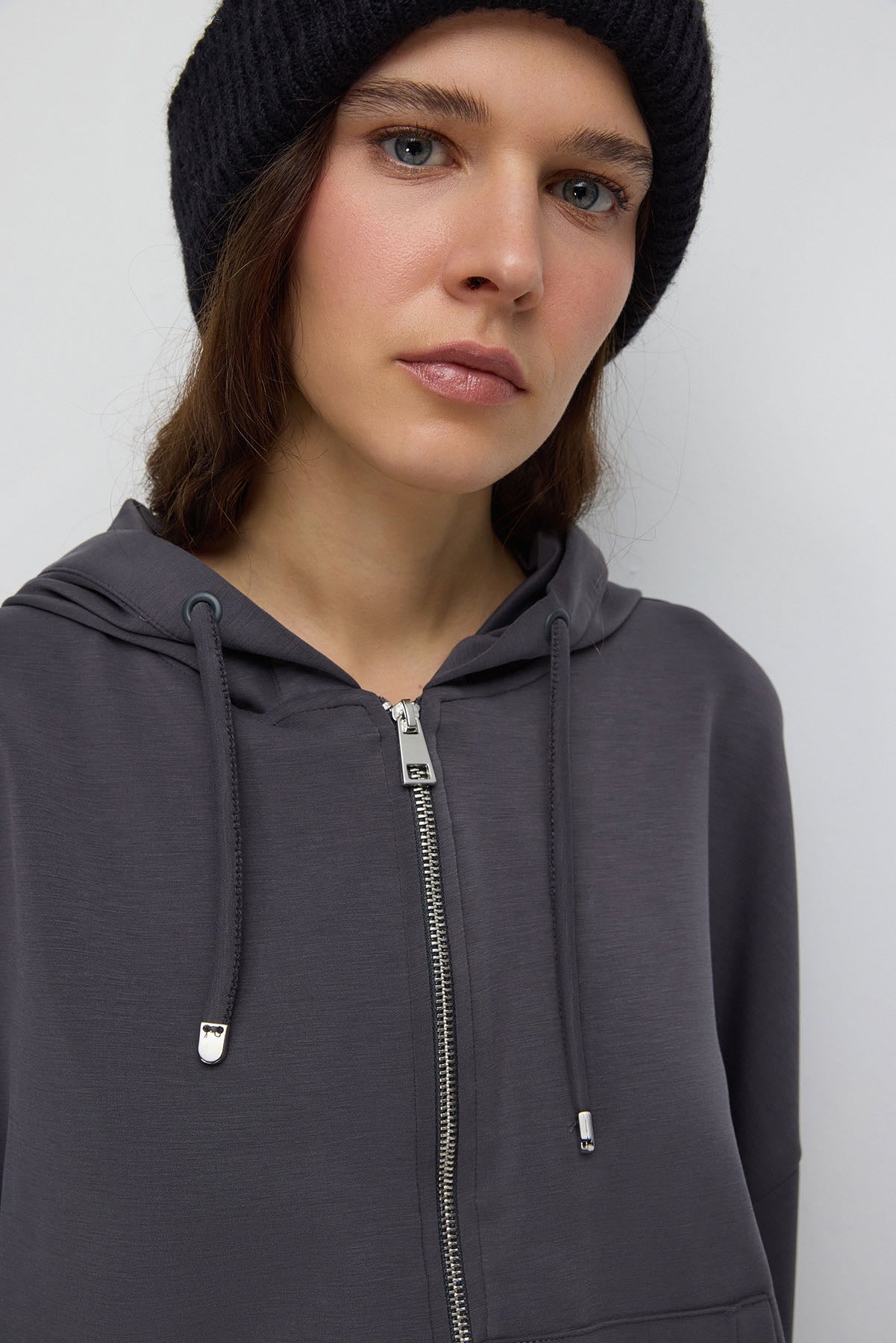 Kapuzenstrickjacke mit Reißverschluss