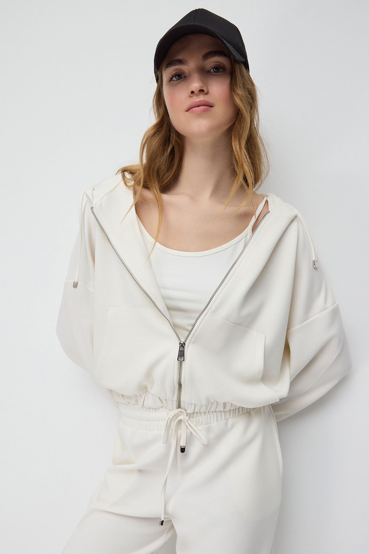 Kapuzenstrickjacke mit Reißverschluss