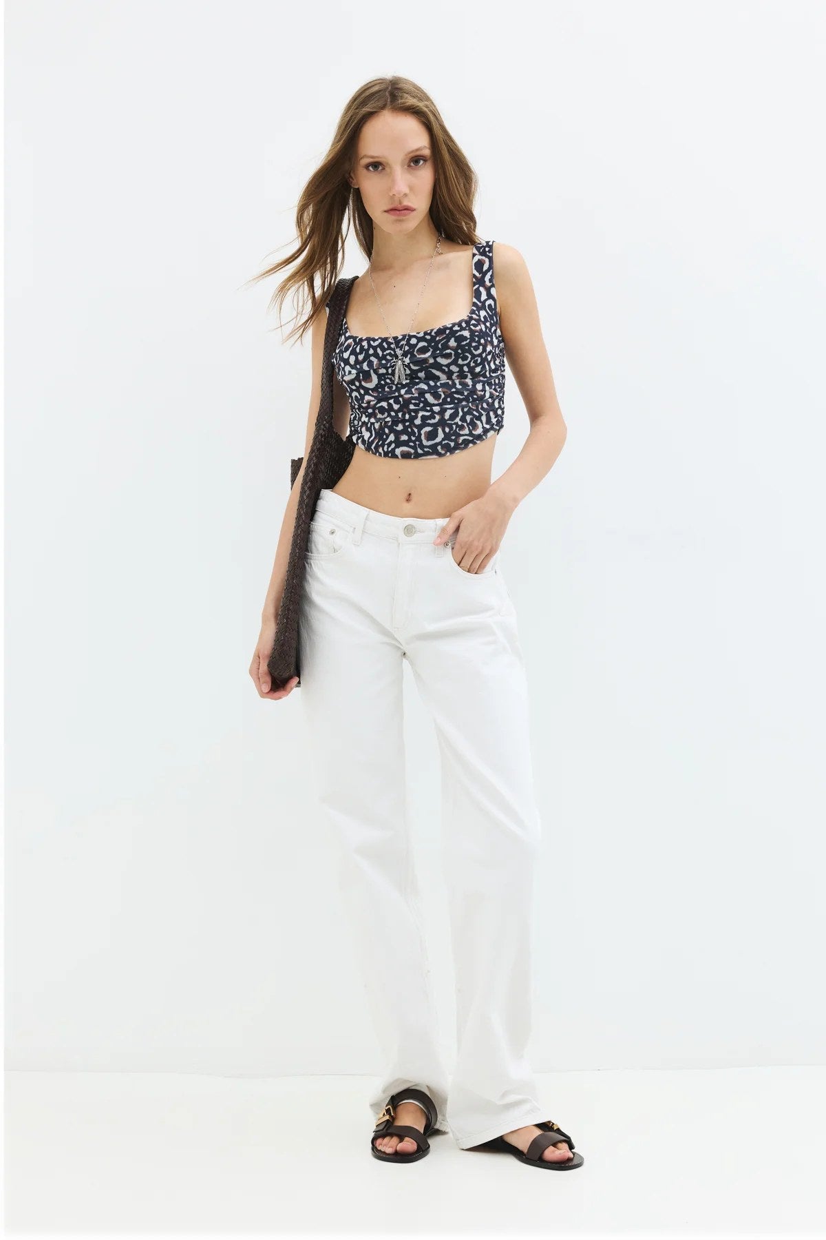 Bluse mit breiten Trägern