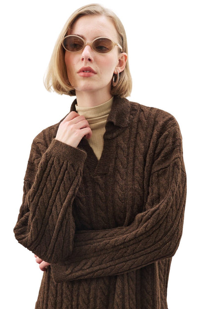 Geflochtener Pullover mit Kragen, braun