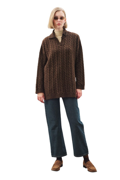 Geflochtener Pullover mit Kragen, braun