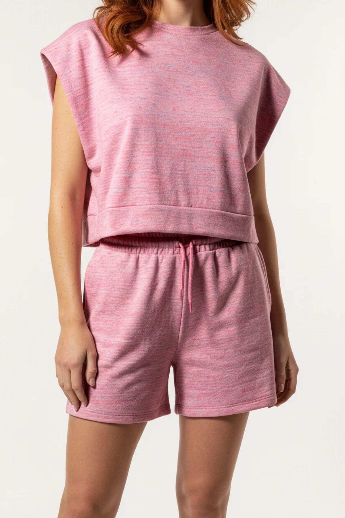 Shorts mit seitlichen Taschen und elastischem Bund