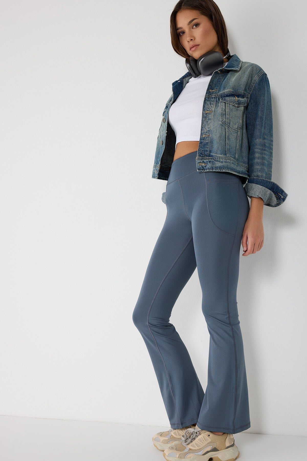 Ausgestellte Leggings mit Seitentaschen