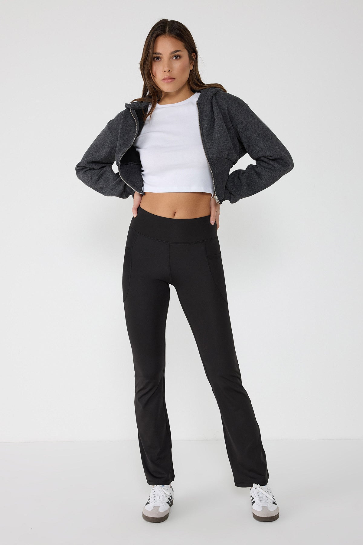 Ausgestellte Leggings mit Seitentaschen