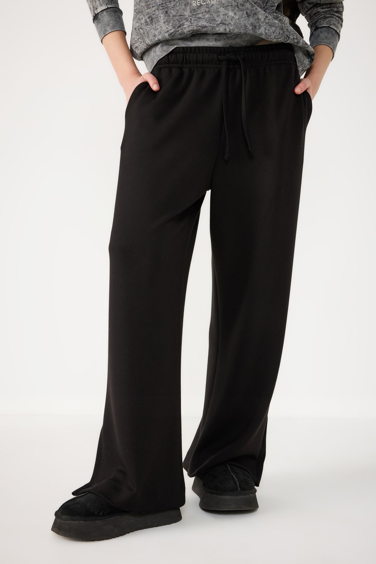 Spanische Hose mit Seitenschlitzen