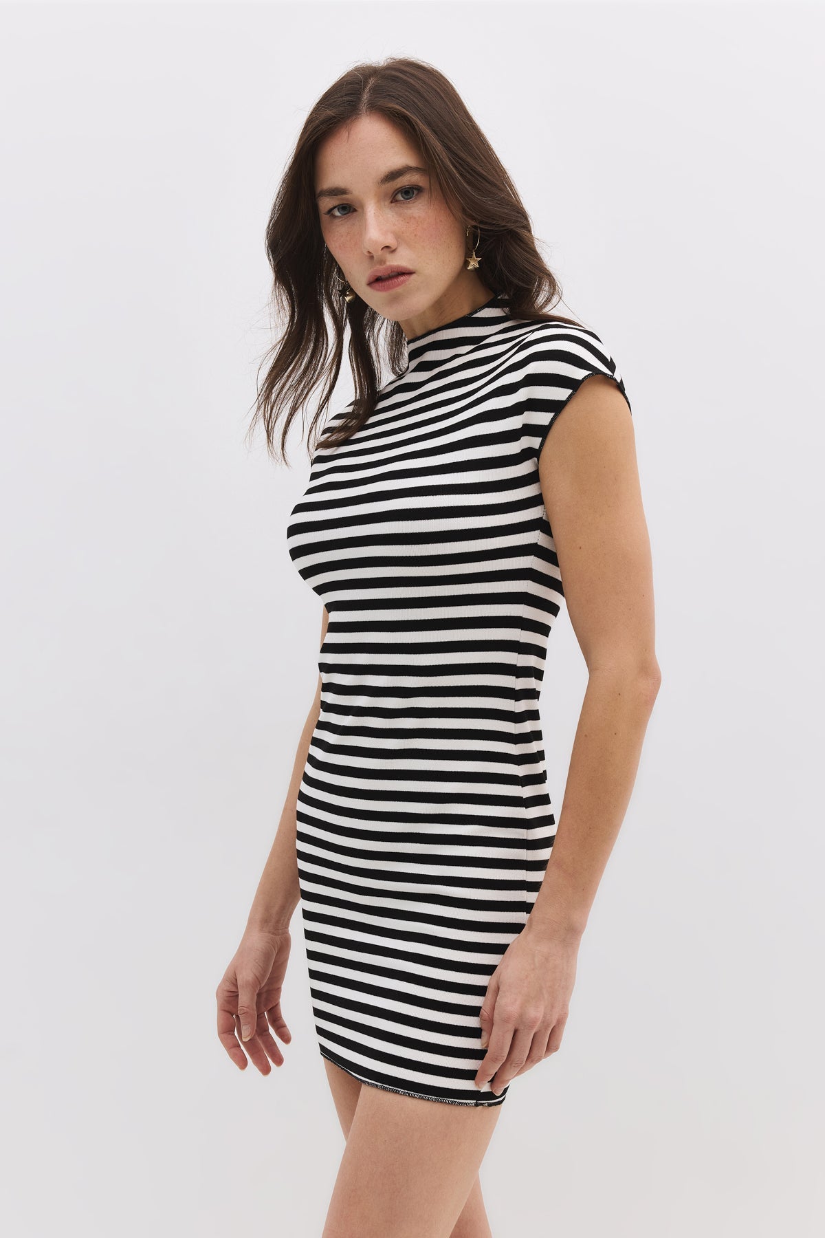 Minikleid mit halbem Rollkragen