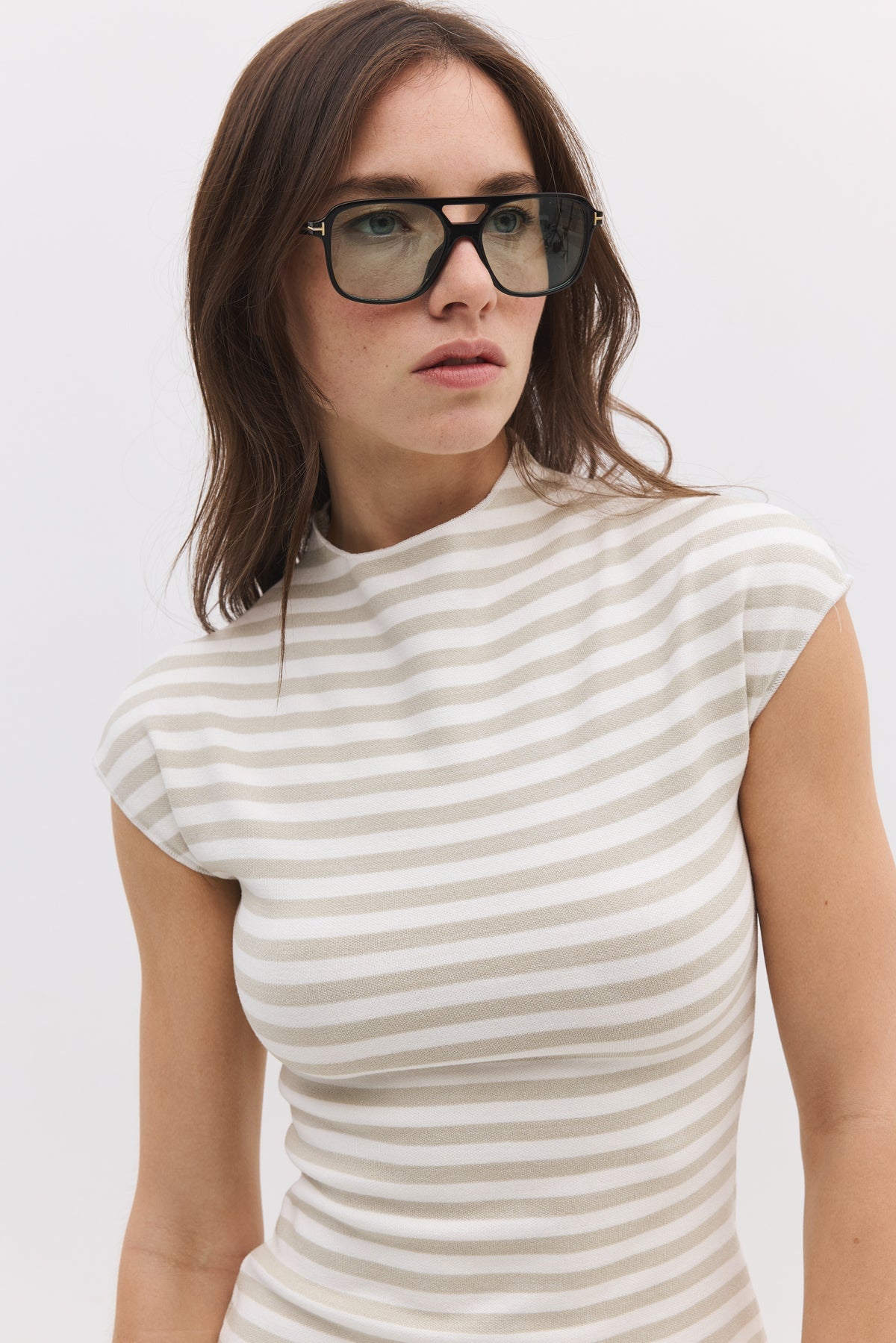 Minikleid mit halbem Rollkragen