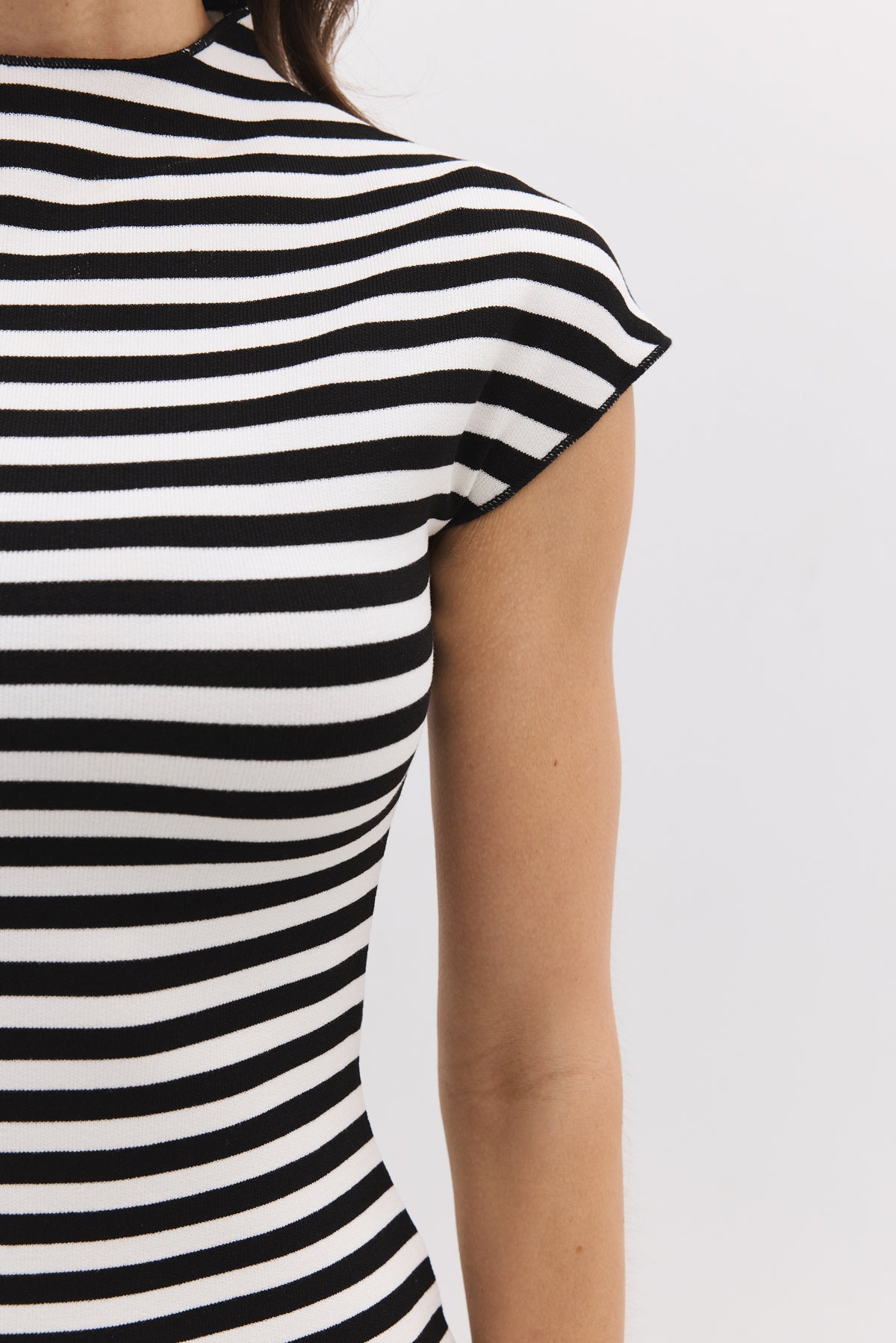 Minikleid mit halbem Rollkragen