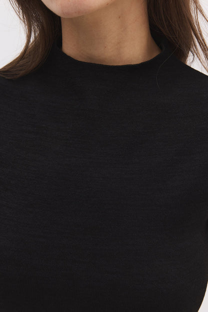 Minikleid mit halbem Rollkragen