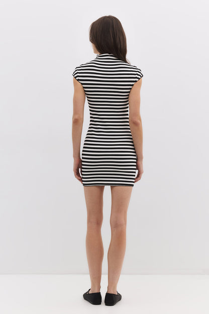 Minikleid mit halbem Rollkragen