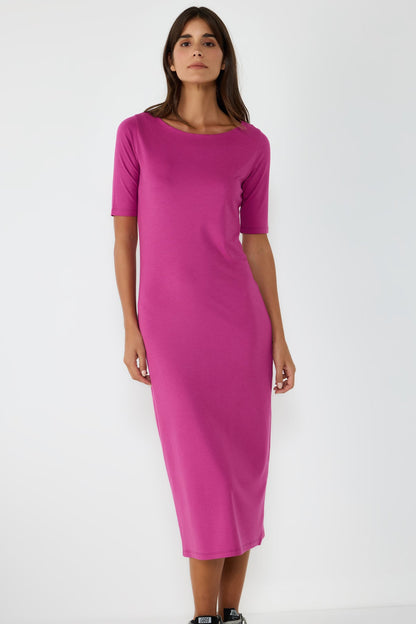 Kleid mit halben Ärmeln und Schlitz