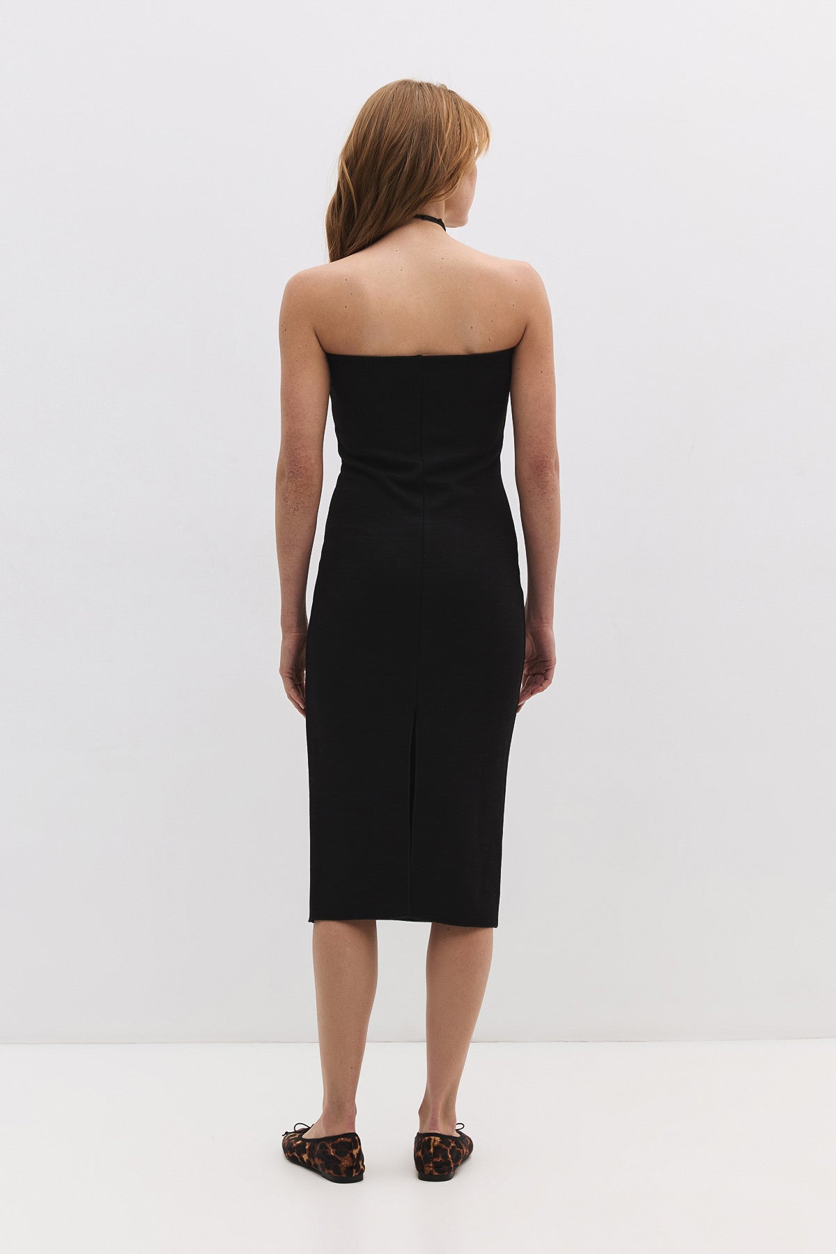 Midi-Kleid ohne Träger mit Schlitz